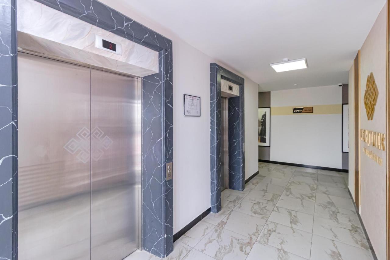 Mangilik Apart Apartment Astana Luaran gambar